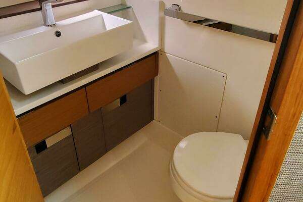 2021 Tiara Yachts 38