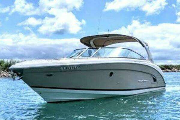 32-ft-Regal-2013-3200 Bowrider- Chicago Illinois United States  yacht for sale