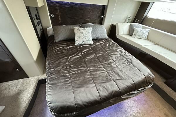 52ft Carver Yacht For Sale