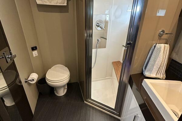 52ft Carver Yacht For Sale