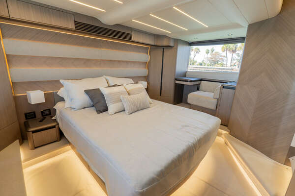 Galeon 560 FLY Yacht For Sale