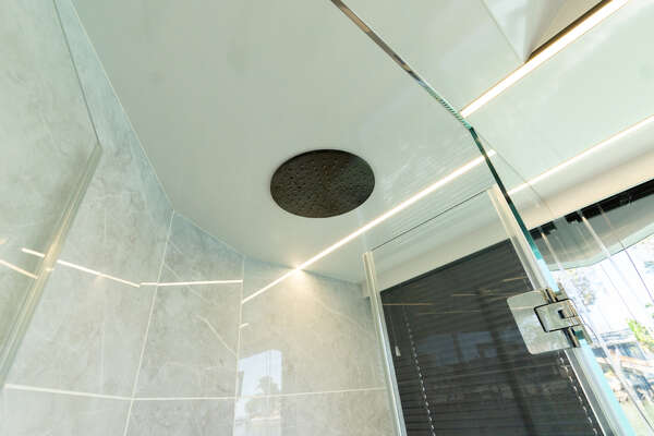 Galeon 560 FLY Yacht For Sale