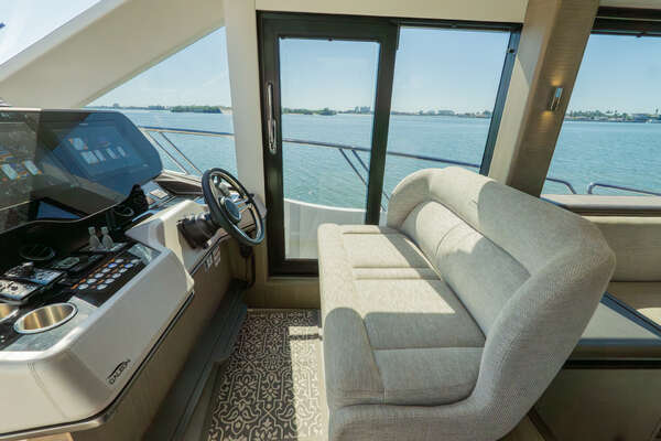 Galeon 560 FLY Yacht For Sale