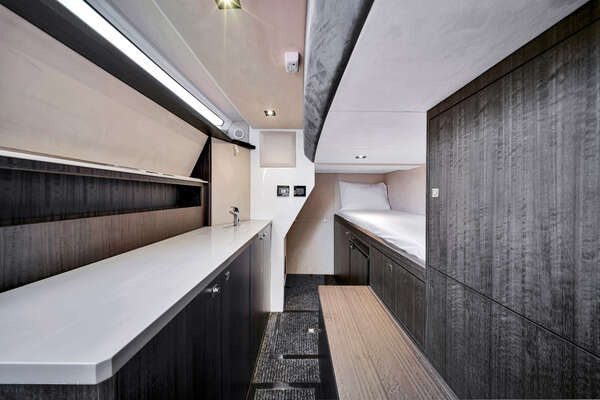 Galeon 560 FLY Yacht For Sale