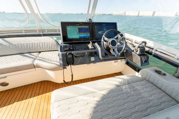 Galeon 560 FLY Yacht For Sale