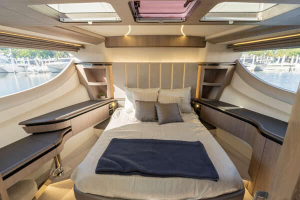 Galeon 560 FLY Yacht For Sale