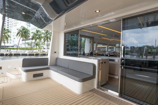 Alva OE 54 Cockpit LShaped Seating With Galley Open