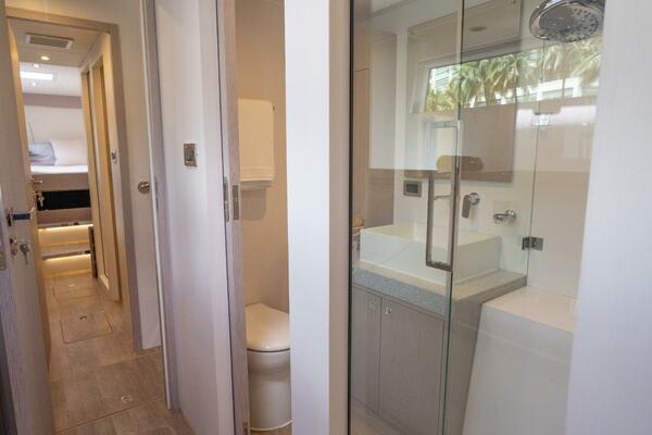 Alva OE 54 Port Aft Ensuite