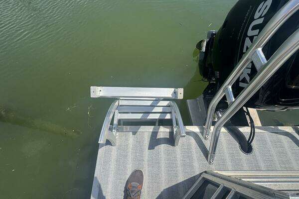 Photo of the 2021 Leisure Kraft Prestige 2635 LX Tri-Toon