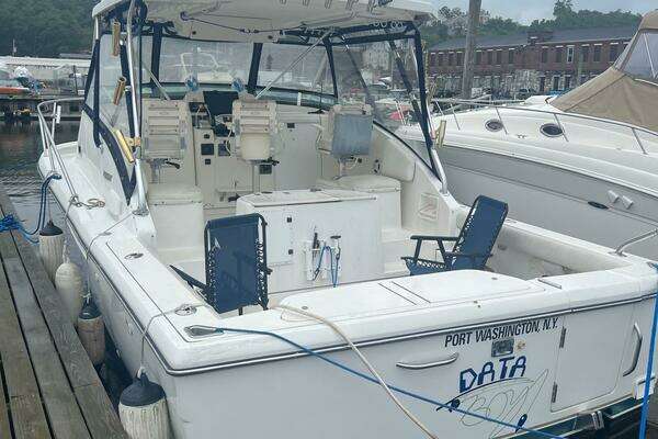 Photo of the 2001 Pursuit 3000 Offshore