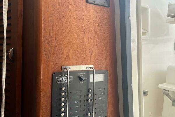 Photo of the 2001 Pursuit 3000 Offshore