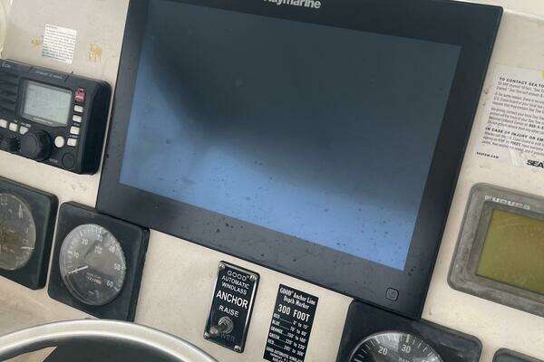 Photo of the 2001 Pursuit 3000 Offshore