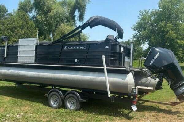 25-ft-Legend-2016-- Collingwood Ontario Canada  yacht for sale