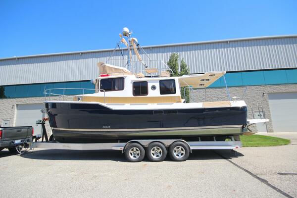 2020 Ranger Tugs R-31 Command Bridge LE, Image 1 