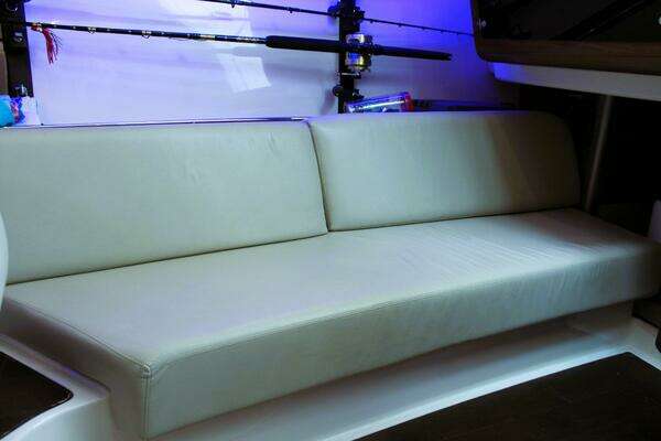 2017 Boston Whaler 35