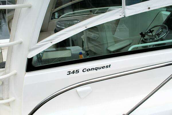 2017 Boston Whaler 35