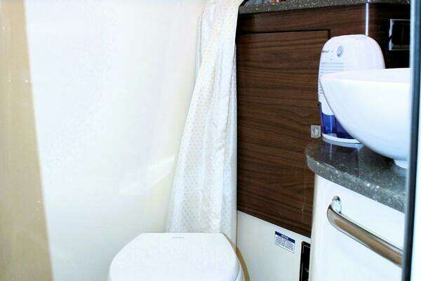 2017 Boston Whaler 35