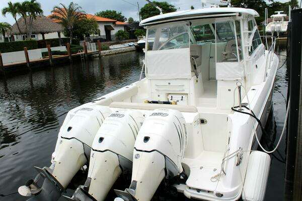 2017 Boston Whaler 35