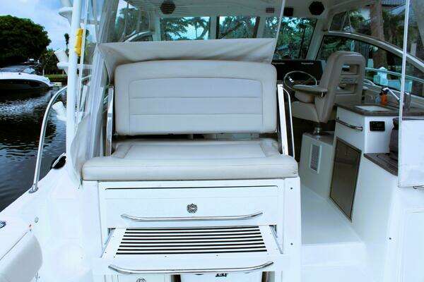 2017 Boston Whaler 35