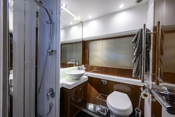 TIGHT SQUEEZE 64ft Princess Yacht For Sale