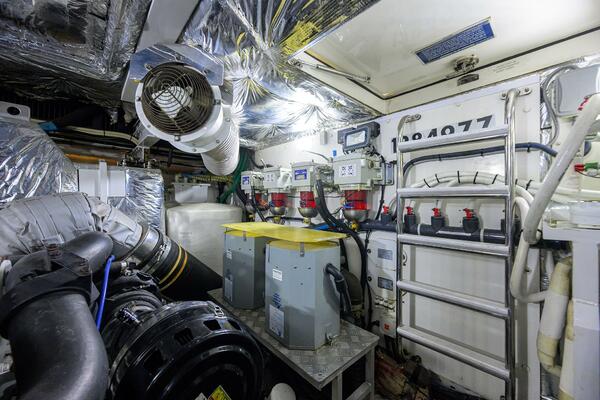 TIGHT SQUEEZE 64ft Princess Yacht For Sale