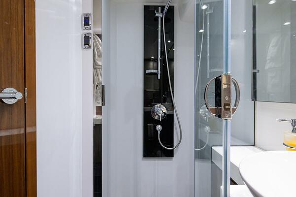 TIGHT SQUEEZE 64ft Princess Yacht For Sale