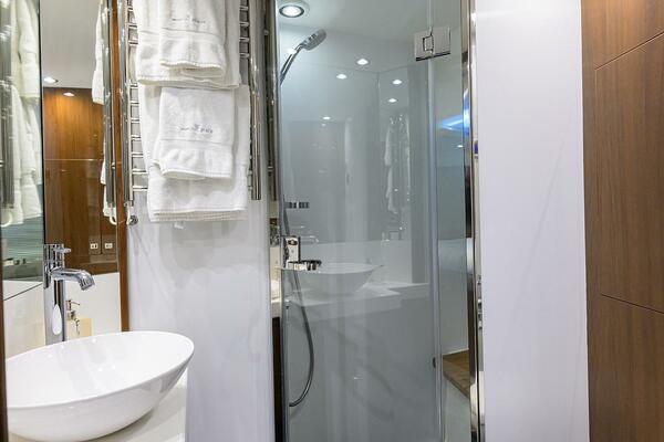 TIGHT SQUEEZE 64ft Princess Yacht For Sale