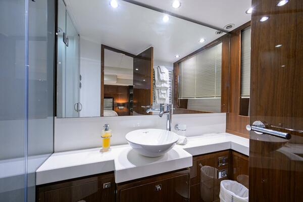 TIGHT SQUEEZE 64ft Princess Yacht For Sale