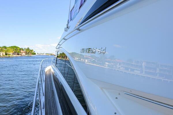 TIGHT SQUEEZE 64ft Princess Yacht For Sale