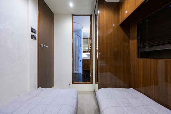 TIGHT SQUEEZE 64ft Princess Yacht For Sale