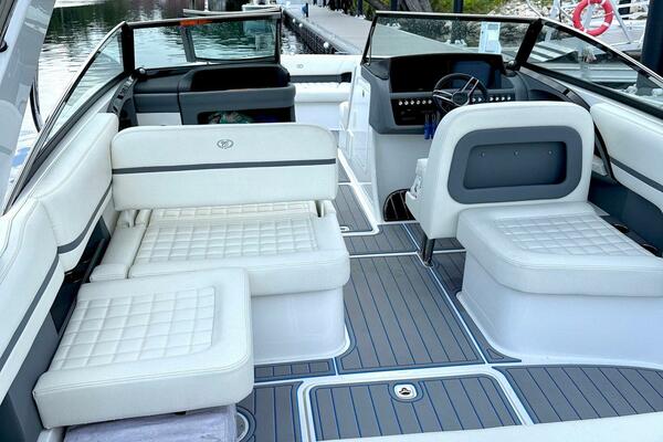 Drama Free 30ft Cobalt Yacht For Sale