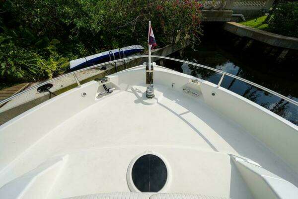 Lazzara Yachts 80 Cockpit Motoryacht Yacht For Sale