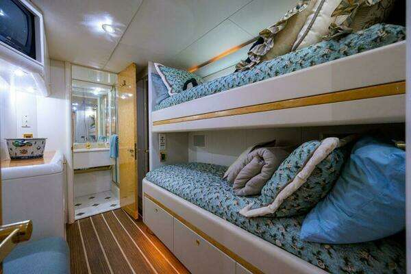Lazzara Yachts 80 Cockpit Motoryacht Yacht For Sale
