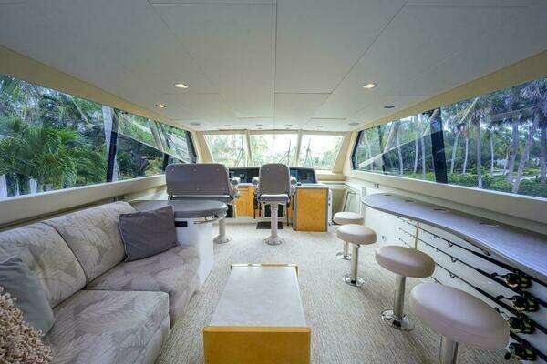 Lazzara Yachts 80 Cockpit Motoryacht Yacht For Sale