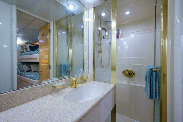 Lazzara Yachts 80 Cockpit Motoryacht Yacht For Sale