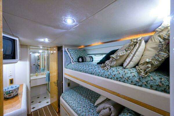 Lazzara Yachts 80 Cockpit Motoryacht Yacht For Sale
