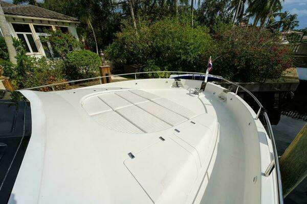 Lazzara Yachts 80 Cockpit Motoryacht Yacht For Sale