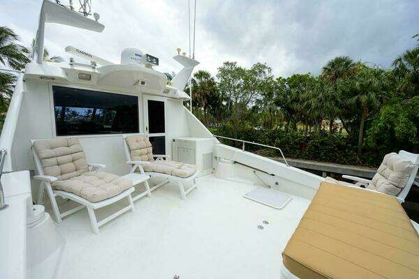 Lazzara Yachts 80 Cockpit Motoryacht Yacht For Sale