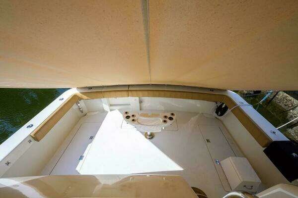 Lazzara Yachts 80 Cockpit Motoryacht Yacht For Sale