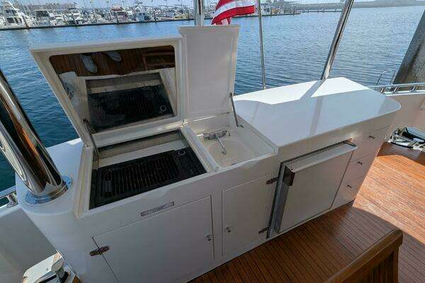 Johnson Motor Yacht Yacht For Sale