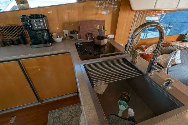 Johnson Motor Yacht Yacht For Sale