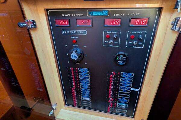 Johnson Motor Yacht Yacht For Sale