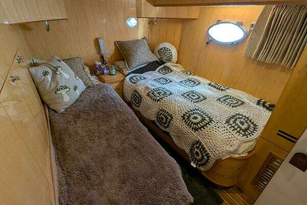 Johnson Motor Yacht Yacht For Sale