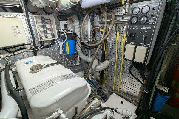 Johnson Motor Yacht Yacht For Sale