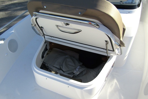 Photo of the 2025 Nimbus Tender 9