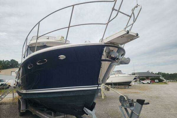 Photo of the 2020 Cutwater C-32 CB