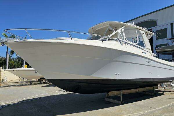 Hydra-Sports 3500 VX Repowered Yacht For Sale
