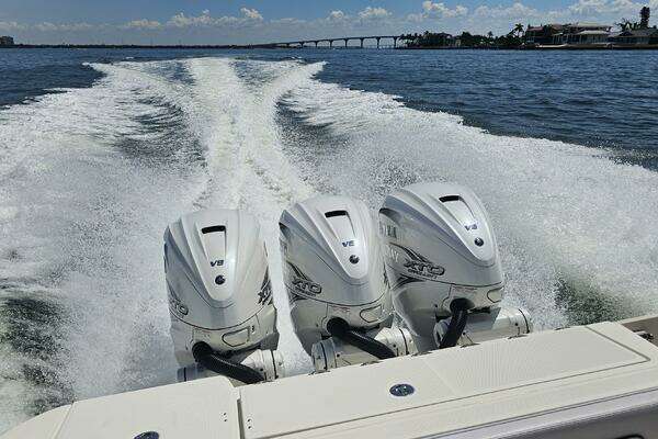 Hydra-Sports 3500 VX Repowered Yacht For Sale