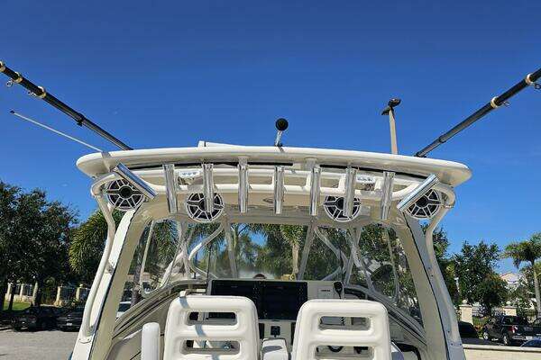 Hydra-Sports 3500 VX Repowered Yacht For Sale