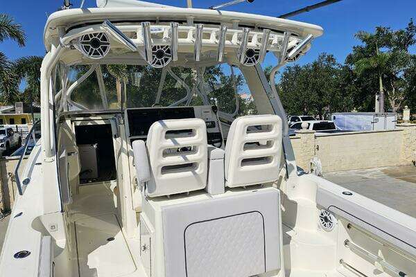 Hydra-Sports 3500 VX Repowered Yacht For Sale